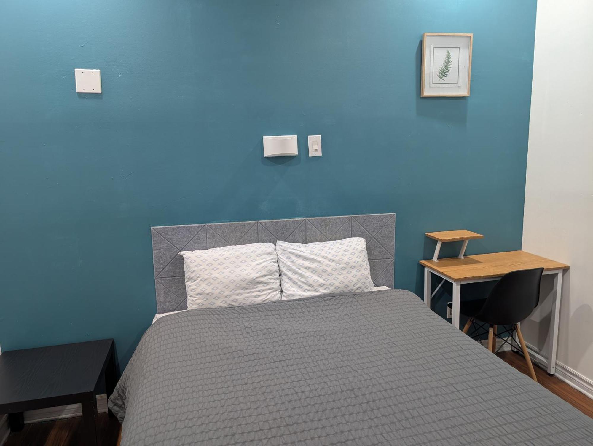 Standard Queen Room